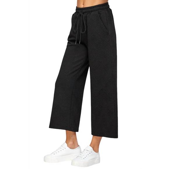 NEW SEE AND BE SEEN textured cropped flare pant in black - Picture 2 of 4